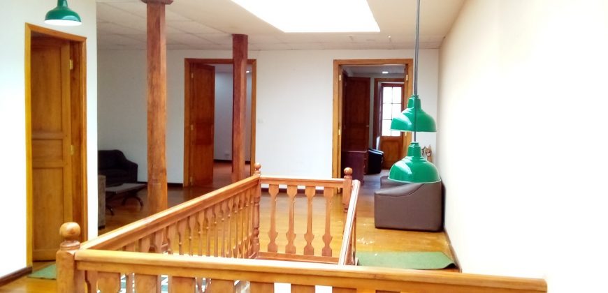 Se arrienda oficinas en el centro de la ciudad